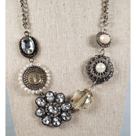 Vintage Simply Vera Wang Silver Tone Cut Crystal & Resin Statement 17" Necklace - Picture 6 of 16